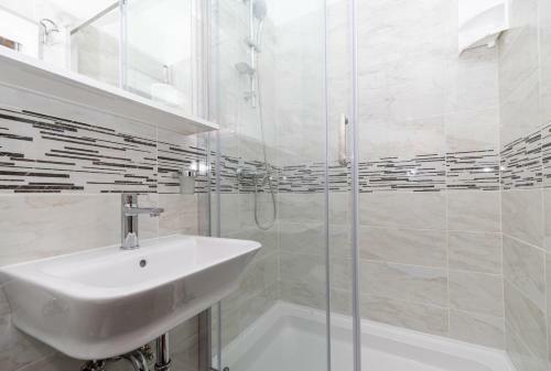 Hostal Marica Guesthouse