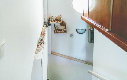 Amazing Home In Keratea With Wifi And 2 Bedrooms