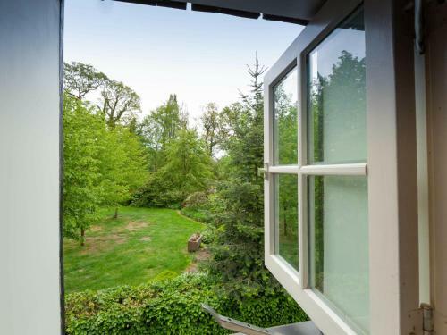 Apartamentos Cozy Farmhouse In Enschede With Terrace