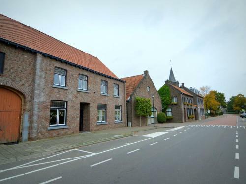 Cozy Charming Apartment In Roosteren By The Lake