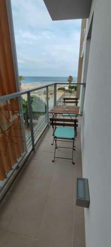 Apartamento Primera L�nea de Mar Con Piscina En Cubelles