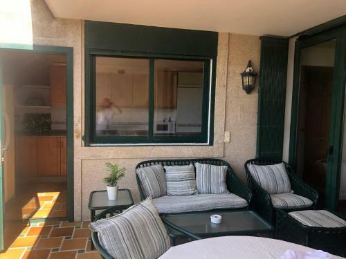 Playa Sin�s Beach. A Pie de Playa. Raxo-sanxenxo.
