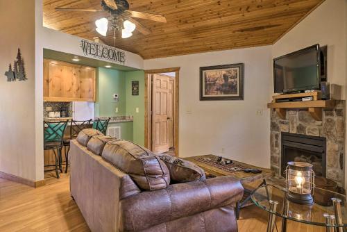 Lakeside Resort Retreat With Pool Access And Deck