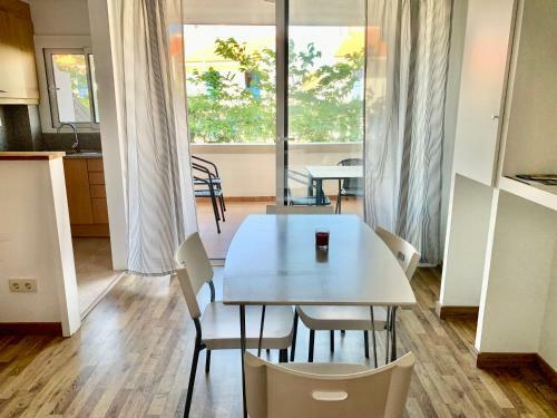 Pals - Mas Pinell Apartamento 2a Linea Playa 2-4px Con Jard�n- A2