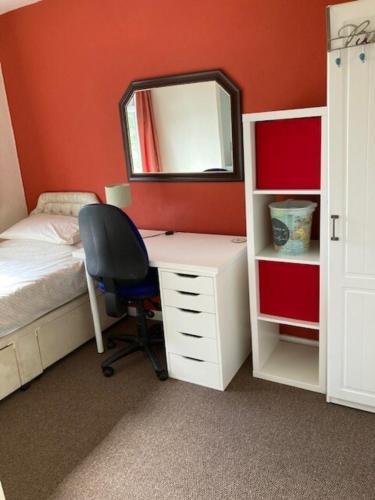 5-bed Town House In Newport