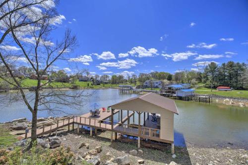 Lake House Haven Fire Pit, Boat Dock And More!
