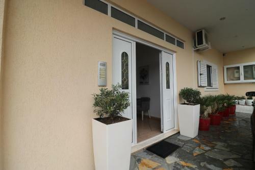 Lido Apartments