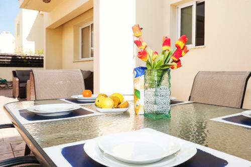 Crystal Blue Villa In A Perfect Location