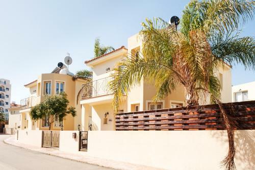 Crystal Blue Villa In A Perfect Location