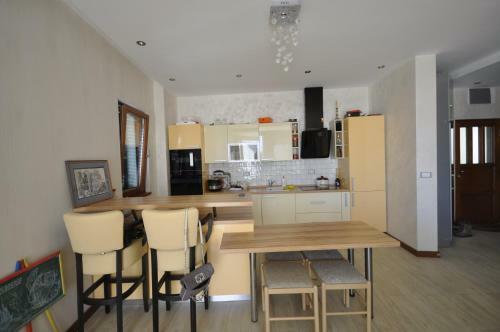 Villa Anna Apartments