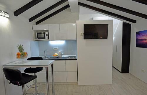 Kuzma Rooms And Apartments
