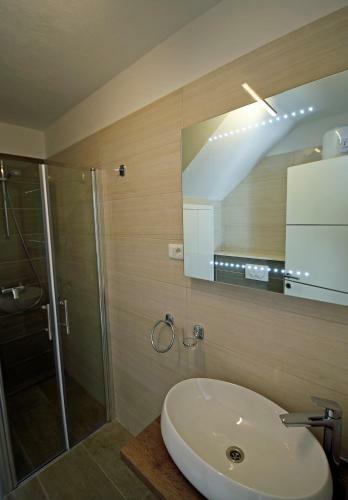 Kuzma Rooms And Apartments