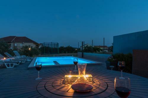 Apartamentos Holiday Home Dino & Lea