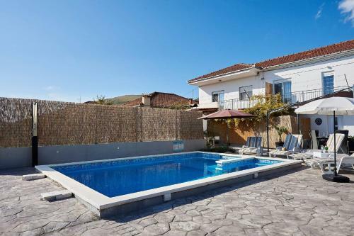 Apartamentos Holiday Home Dino & Lea