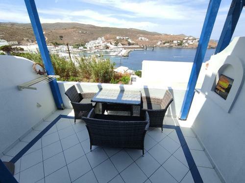 Hotel Fantastic View Kythnos Suites & Studios