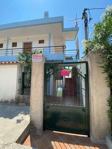 Apartamento Lirim Shenmiter Lukove