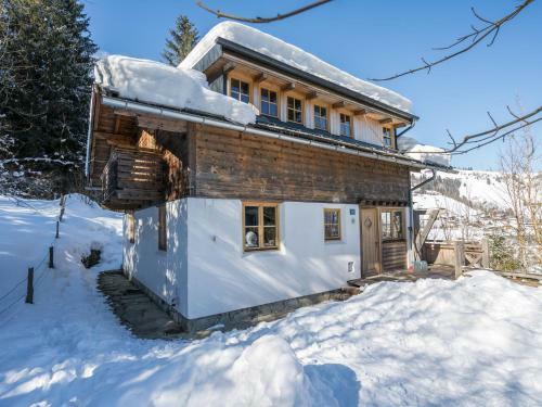 Idyllic Chalet In Kaprun Near Ski Area