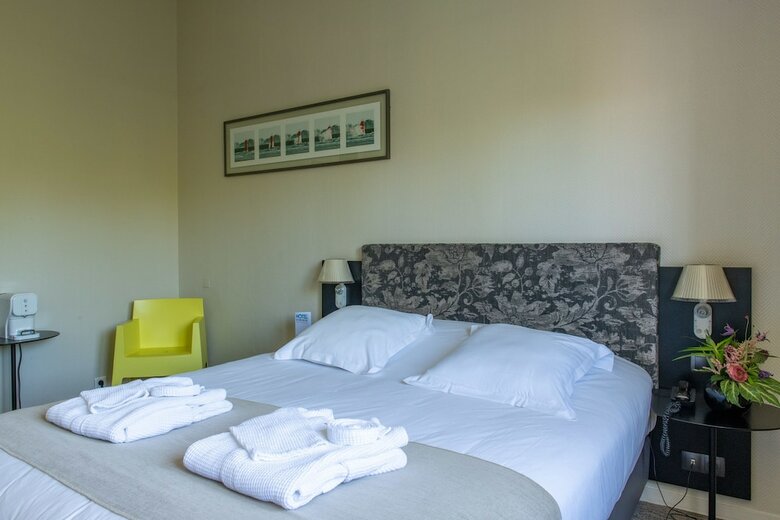 Saint Nicolas Hotel(.)