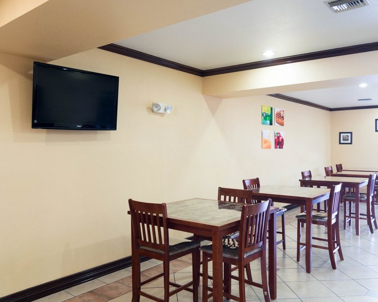 Hotel Quality Suites Bush/ Iah Airport