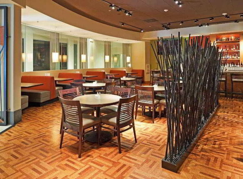 Hotel Crowne Plaza International Airport