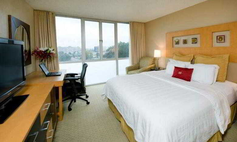 Hotel Crowne Plaza International Airport