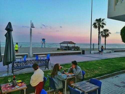 UNA Casa Al Sol Junto Al Mar.