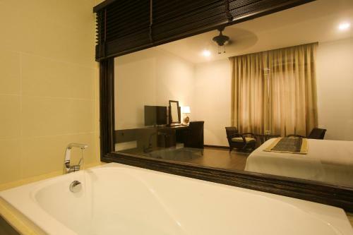 Chu Hotel