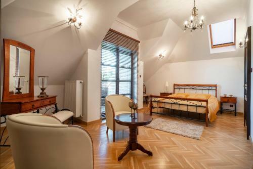 Villa Lakeland Residence
