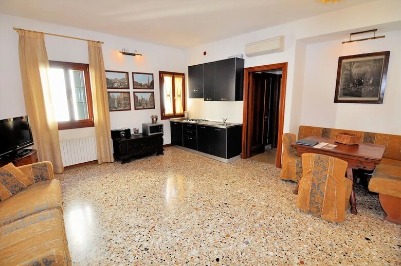 Casa Dei Pittori Venice Apartments