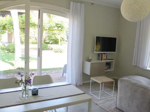Serene Apartment In Saal With Garden