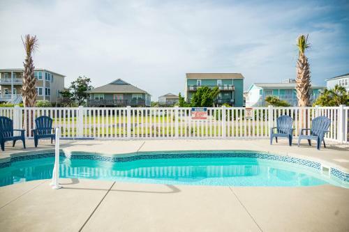 A Sea View Cottage By Oak Island Accommodations