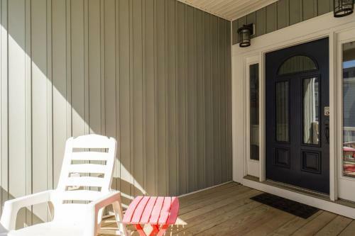 The Treasure Chest By Oak Island Accommodations