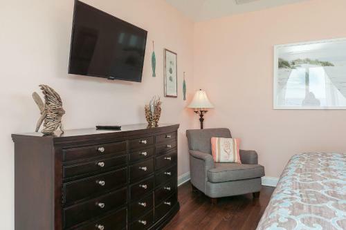 The Salty Dog By Oak Island Accommodations