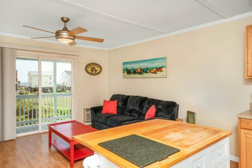 Apartamento The Hideaway By Oak Island Accommodations