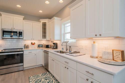 Sweet Sunshine By Oak Island Accommodations