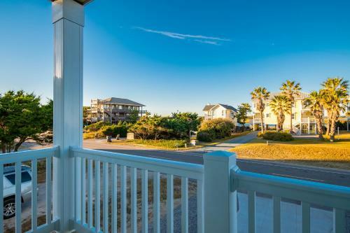 The Sandcastle By Oak Island Accommodations