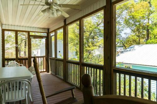 Island Delight By Oak Island Accommodations
