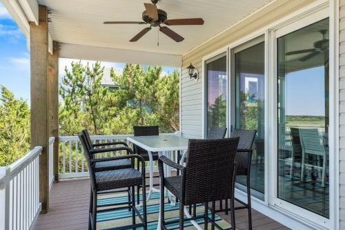 Kings Lynn Inn By Oak Island Accommodations