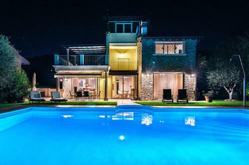 Villa Perla Con Piscina By Wonderful Italy