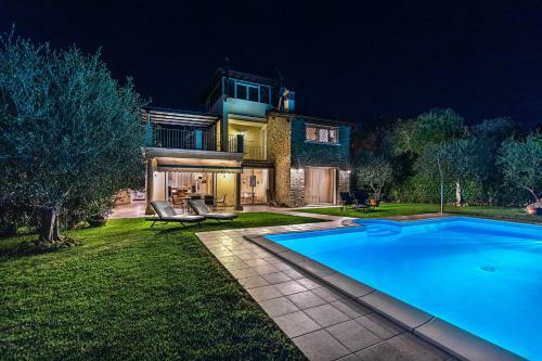 Villa Perla Con Piscina By Wonderful Italy