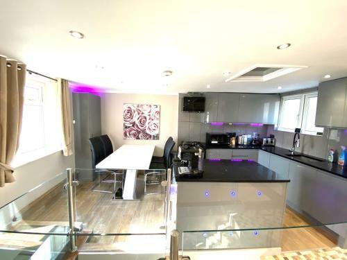 Modern Stylish Apartment At Brighton Station