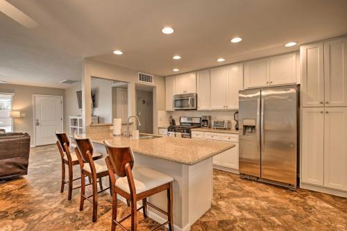 Tempe Villa With Yard About 1 Mi To The University