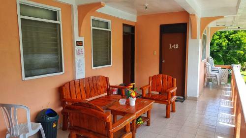 Hotel White Beach Guest House