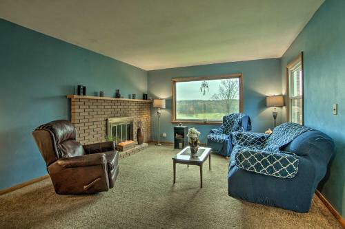 Evolve Hideaway On 75 Acres Near Canadohta Lake!