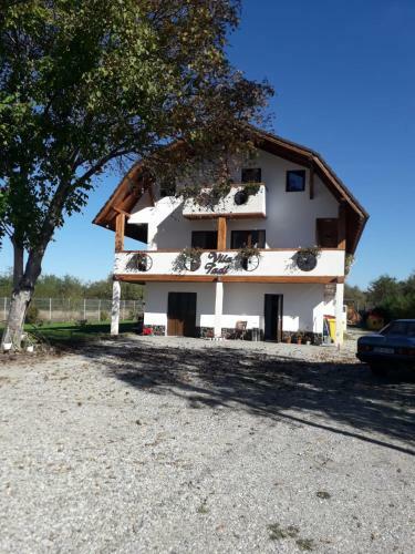 Lodge Vila Tadi