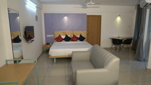The White Orchid Luxury Service Apartments