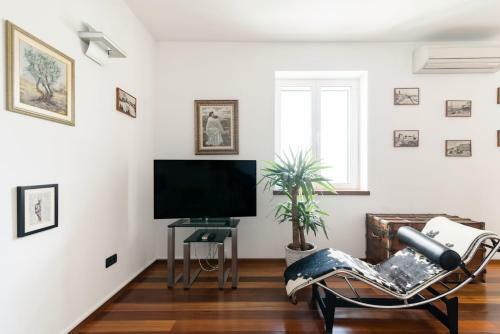 Sunny Seafront Apartment Dolphin