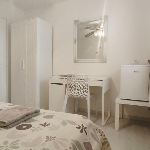 Hostal Adriana Downtown Guesthouse