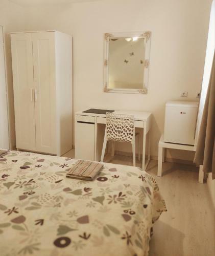 Hostal Adriana Downtown Guesthouse