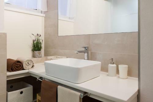 Hostal Rooms N&m